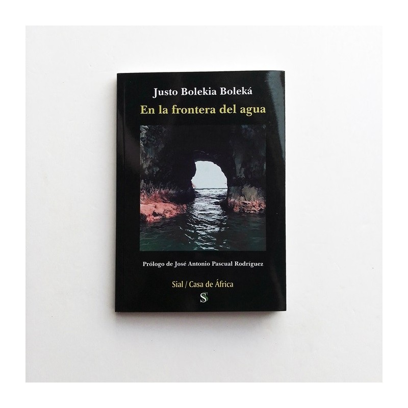 En la frontera del agua - Justo Bolekia Boleká