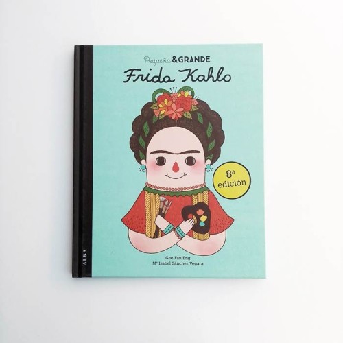 Pequeña y grande Frida Kahlo